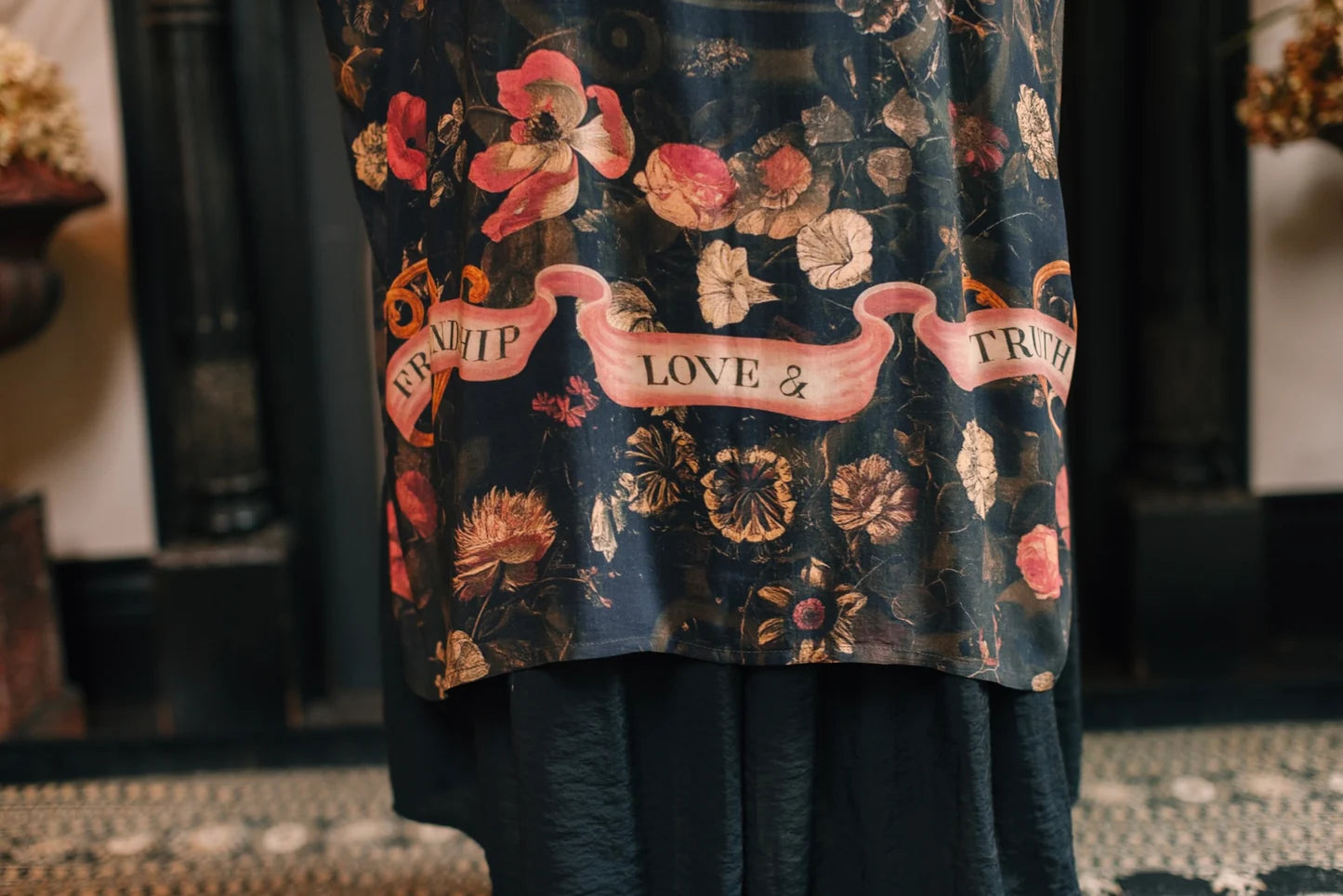 Market of Stars Heart of Gold Opera Duster Victorian banner friendship love truth detail — Cloud Nine Pajamas