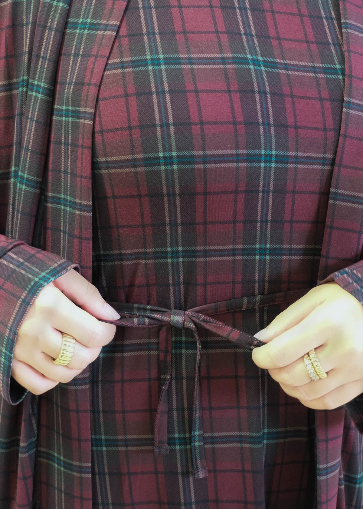 Georgia Rylan Bamboo Plaid Wrap Robe inner belt tying detail close-up — Cloud Nine Pajamas Edmonton