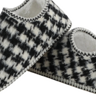 Womens Houndstooth Cabin Bootie Snoozies Black