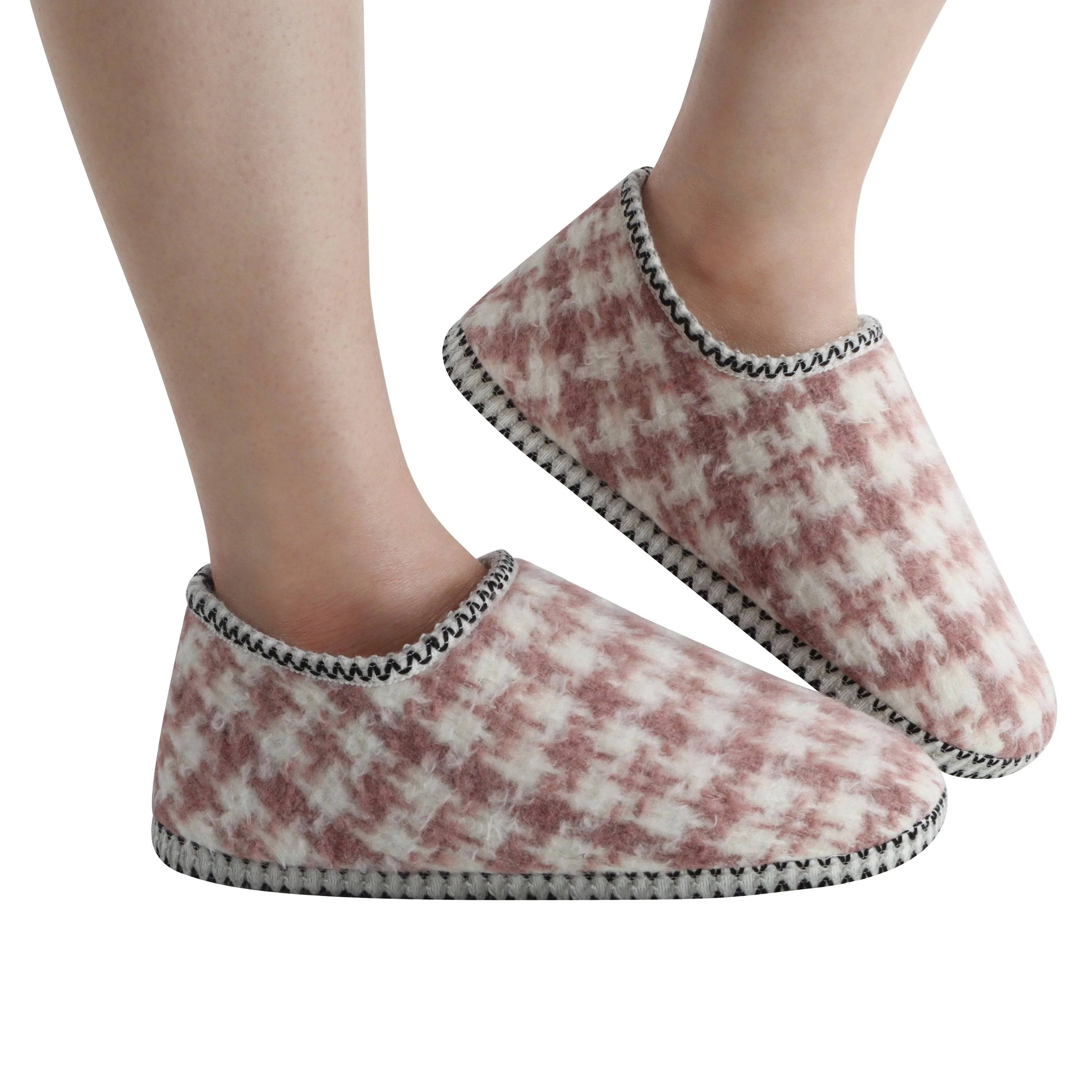 Womens Houndstooth Cabin Bootie Snoozies Pink