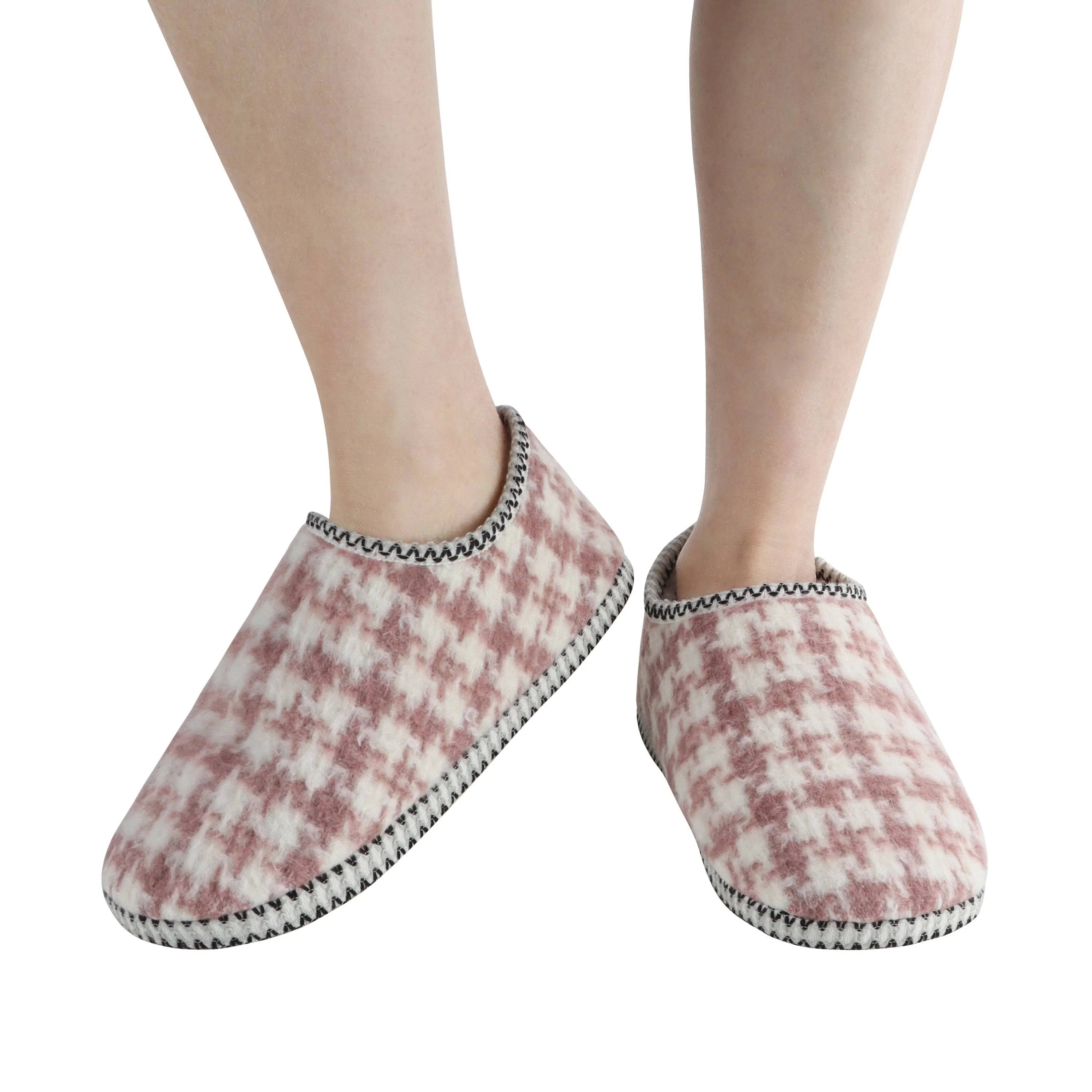 Womens Houndstooth Cabin Bootie Snoozies Pink