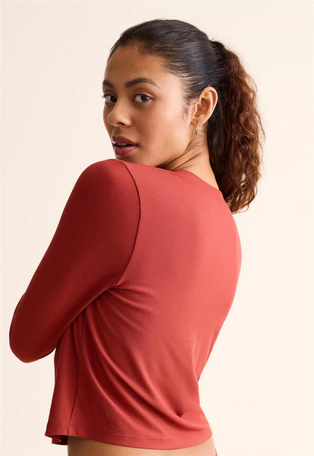 Fleur't TENCEL Modal Cropped Henley Top Chilli Colour