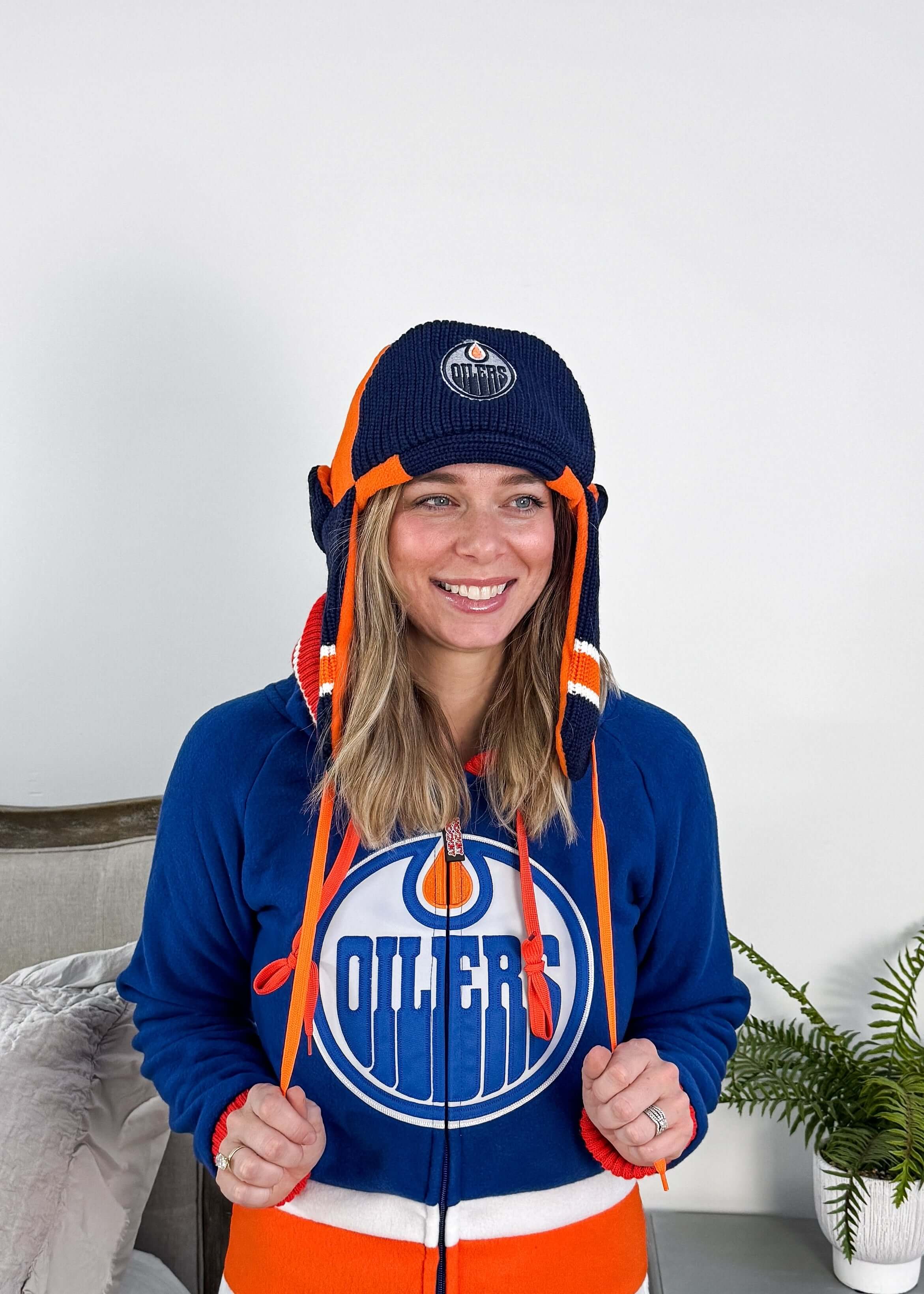 Pictures of Knit Side Oilers NHL Reversible Unisex Trapper Hat Toque | Hockey Sockey