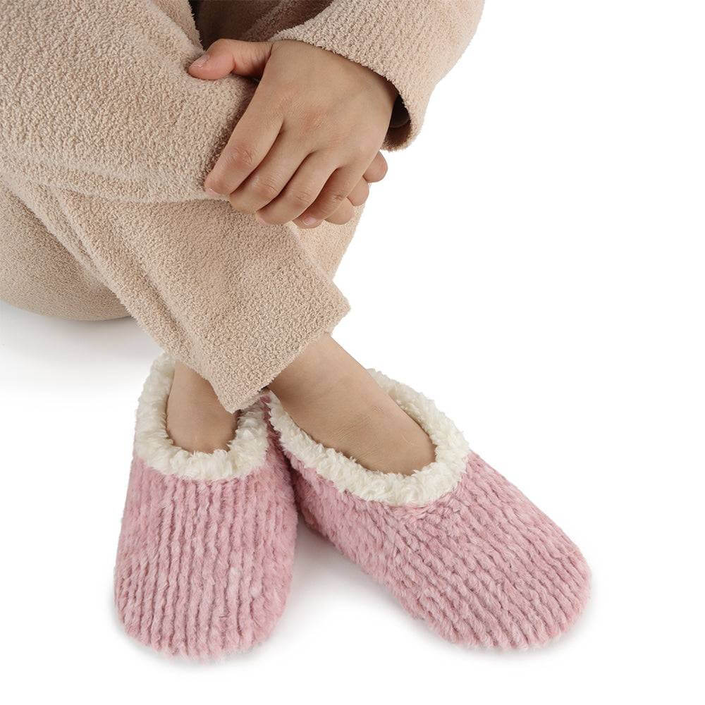 Snoozies Teddy Bear Faux Fur Slippers with Memory Foam Sole on model in dusty pink