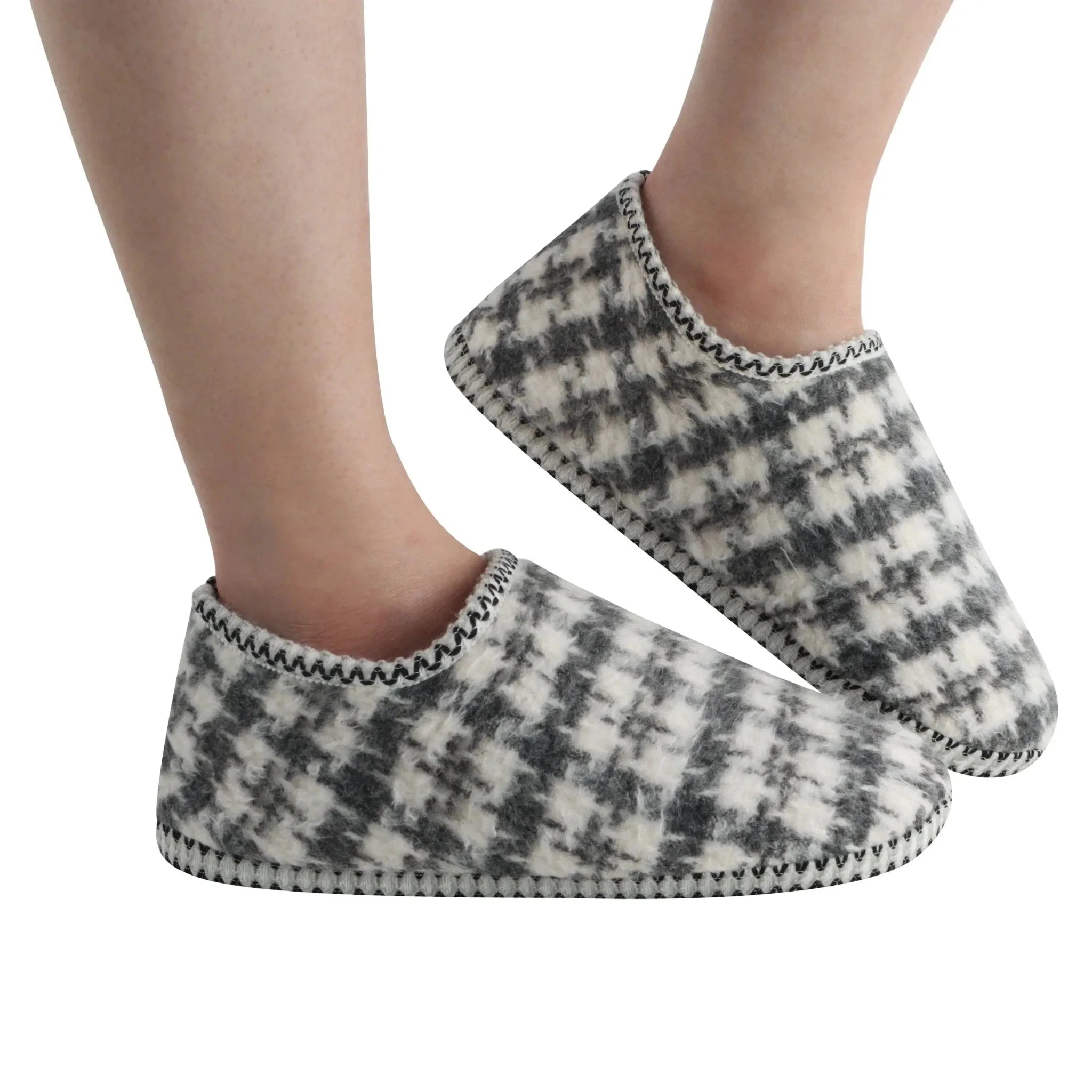 Snoozies Women's Houndstooth Cabin Bootie Grey