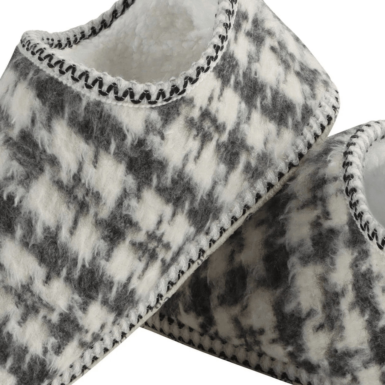 Snoozies Women's Houndstooth Cabin Bootie grey