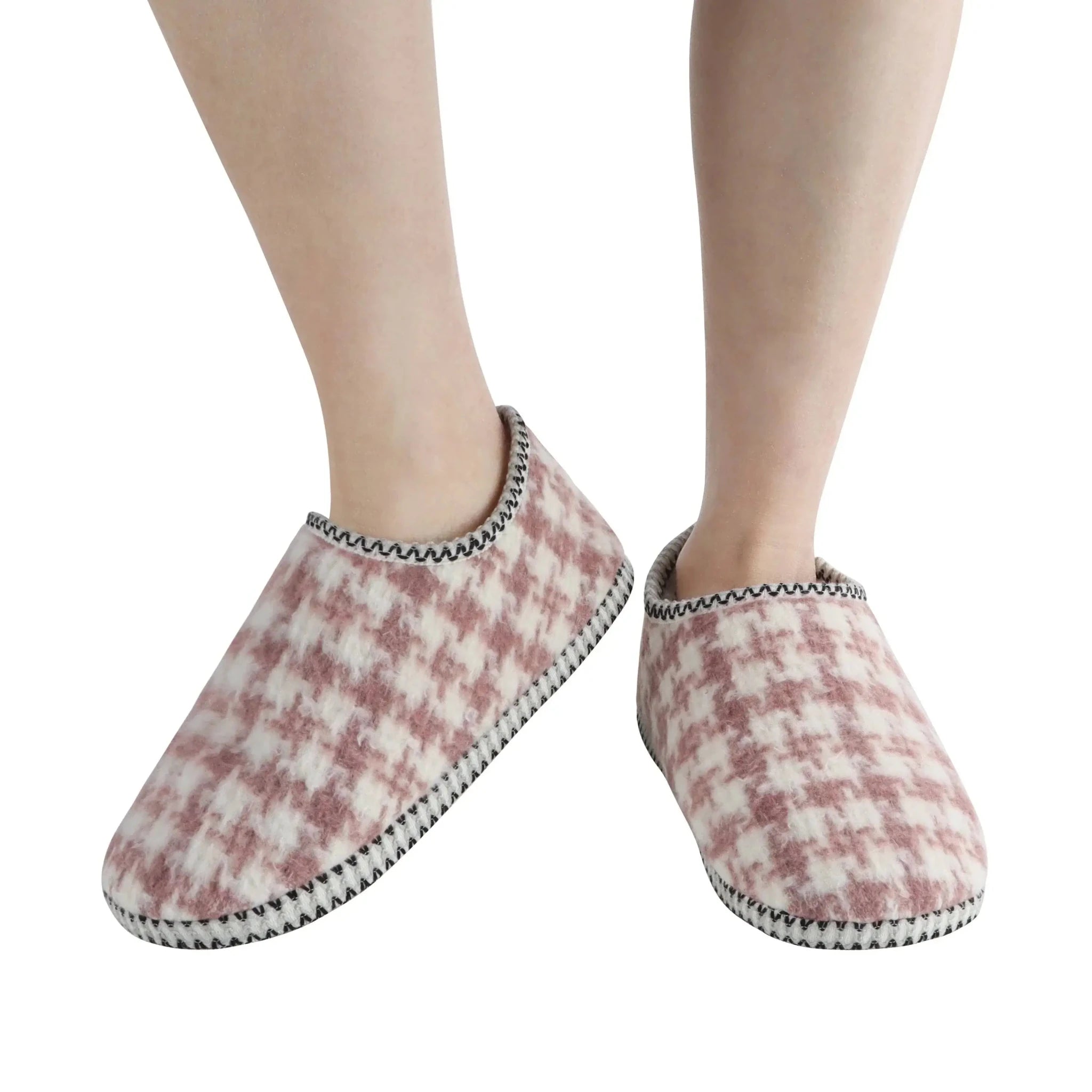 Snoozies Women's Houndstooth Cabin Bootie Pink