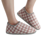Snoozies Women's Houndstooth Cabin Bootie Pink