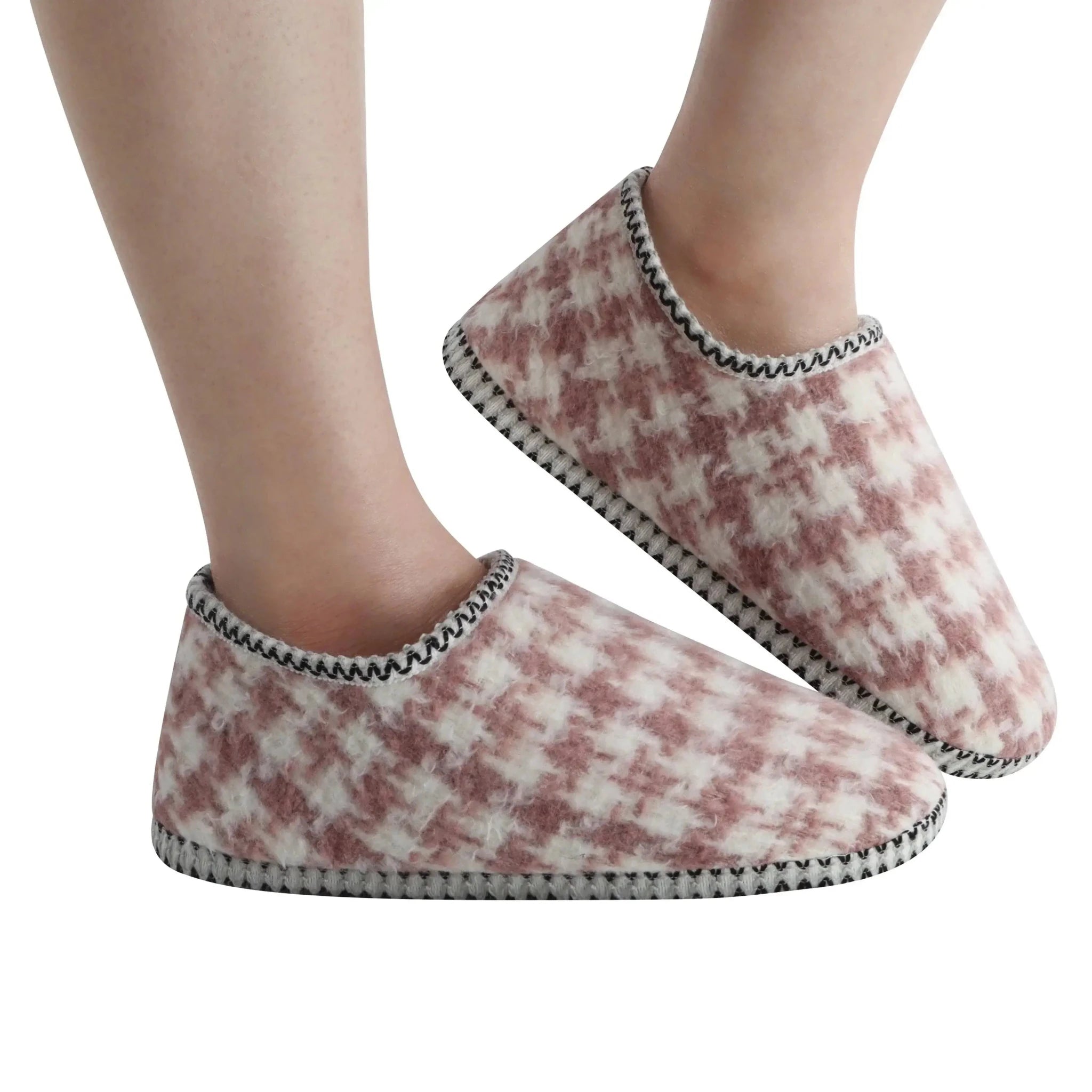 Snoozies Women's Houndstooth Cabin Bootie Pink