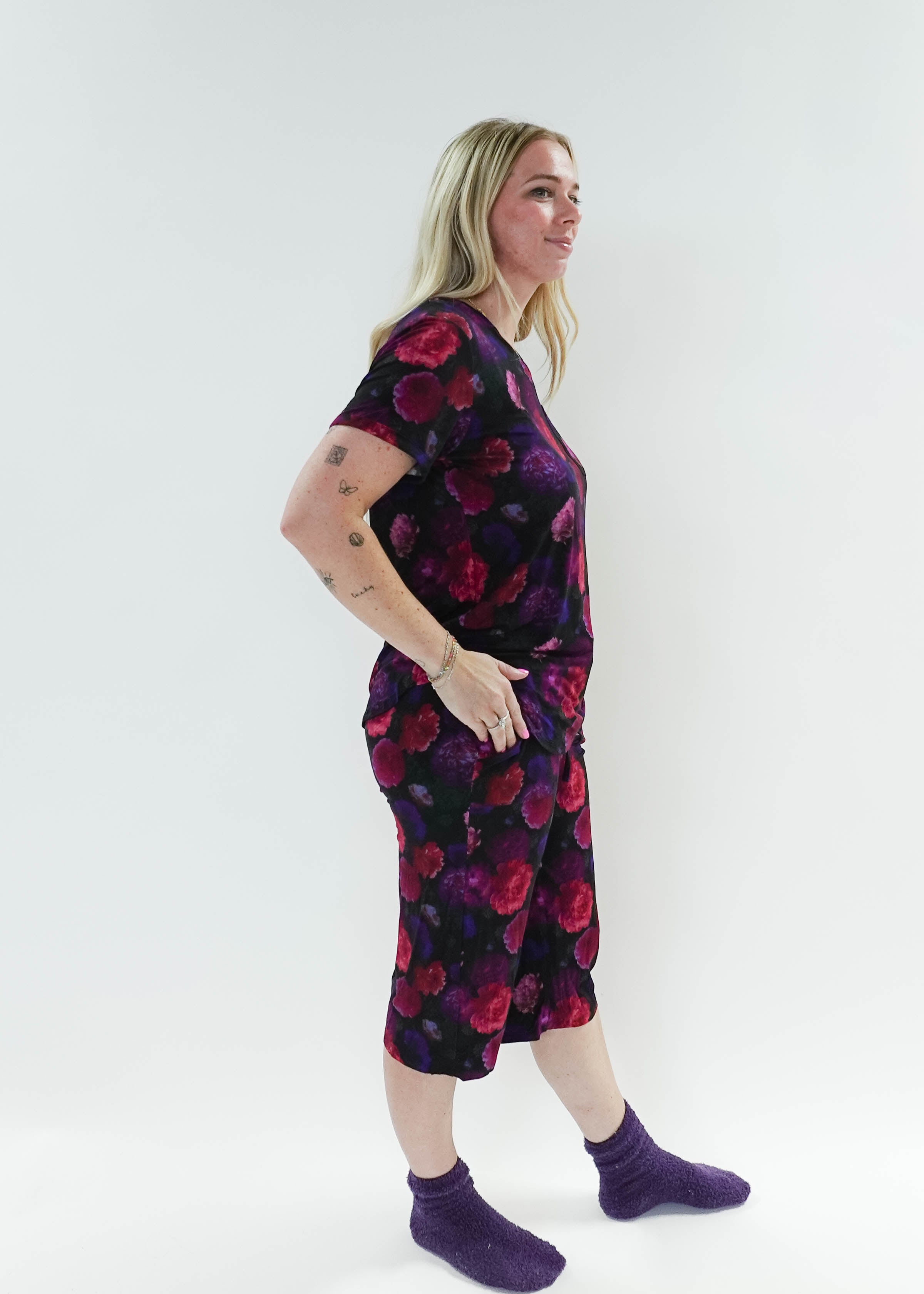 Winter Blossom Print Tee & Capri Bamboo PJ Set model shows side view